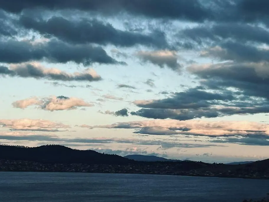 Вилла The Tassie - Luxury With Panoramic Water Views Хобарт 0*,